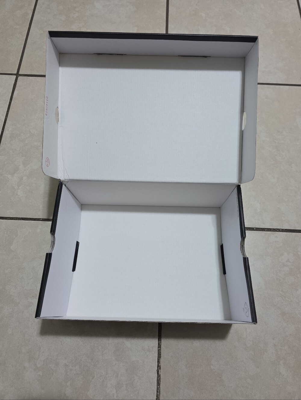 Empty Shoe Box - Picture 6 of 6